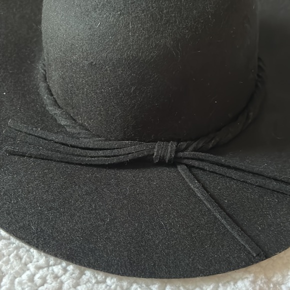 Black Fall/Winter Floppy Hat - Picture 2 of 5